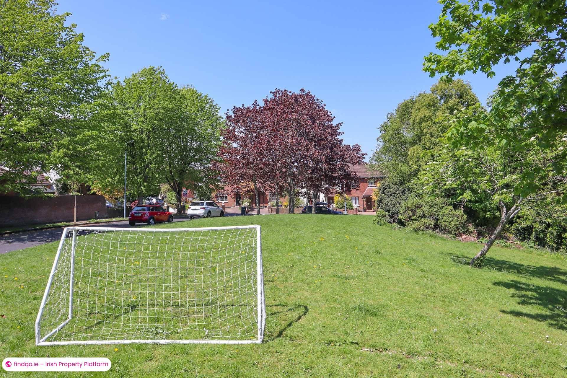 Semi-detached house for Sale in Dublin 18