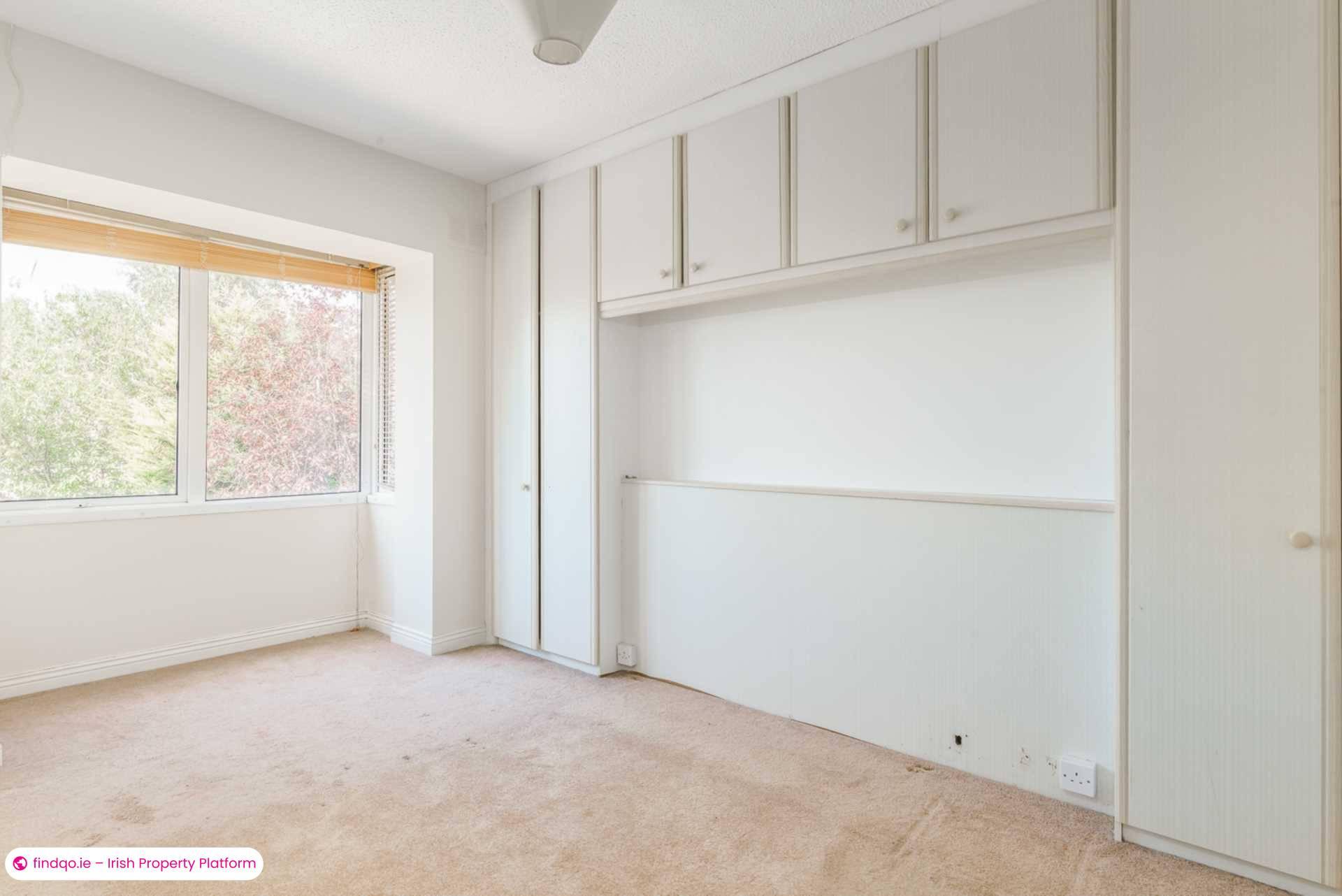 Semi-detached house for Sale in Stillorgan, Dublin (County)