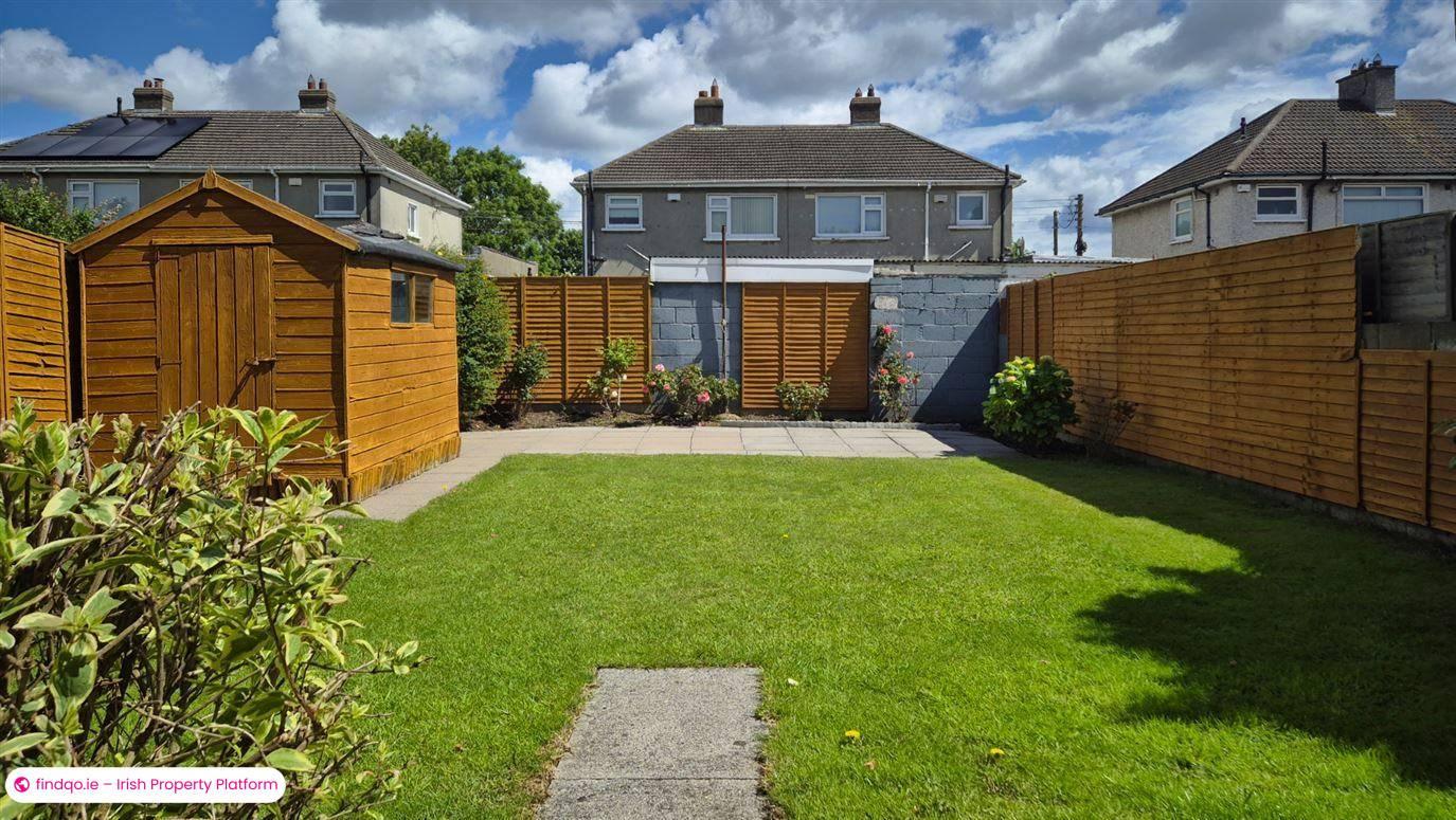 Semi-detached house for Sale in Sutton, Dublin 13