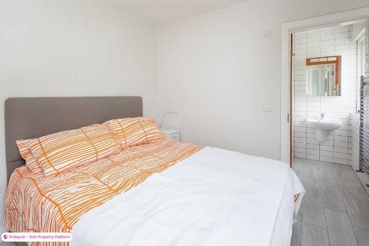 Bungalow for Sale in Garryvoe, Cork