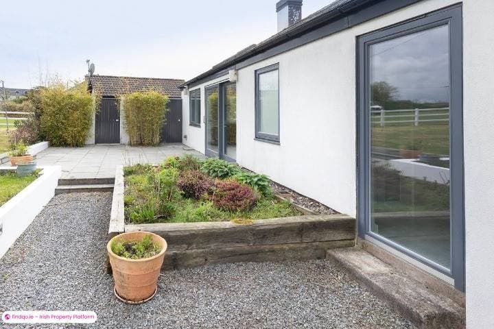 Bungalow for Sale in Garryvoe, Cork