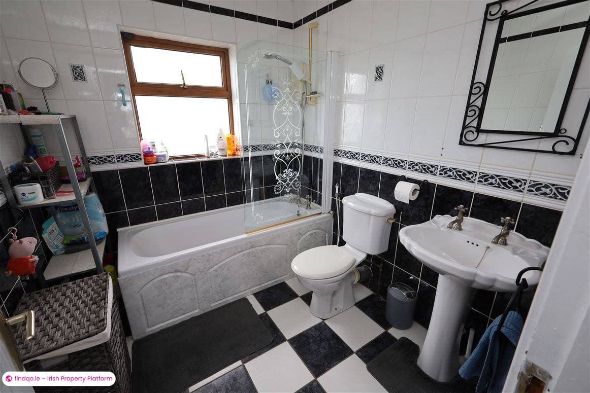 Semi-detached house for Sale in Carrigaline, Cork