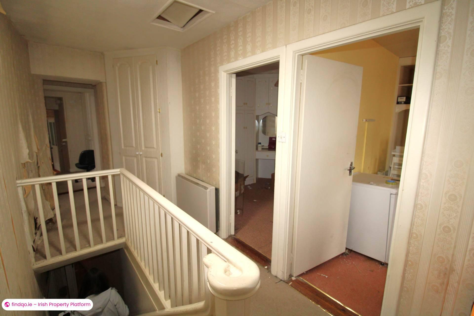 End of terrace house for Sale in Crossmolina, Mayo