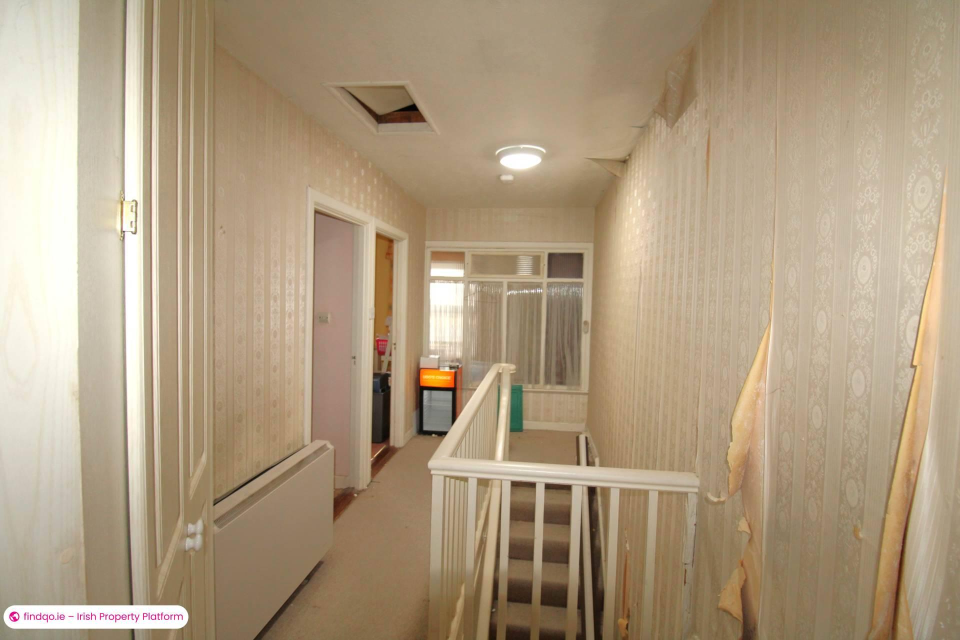 End of terrace house for Sale in Crossmolina, Mayo