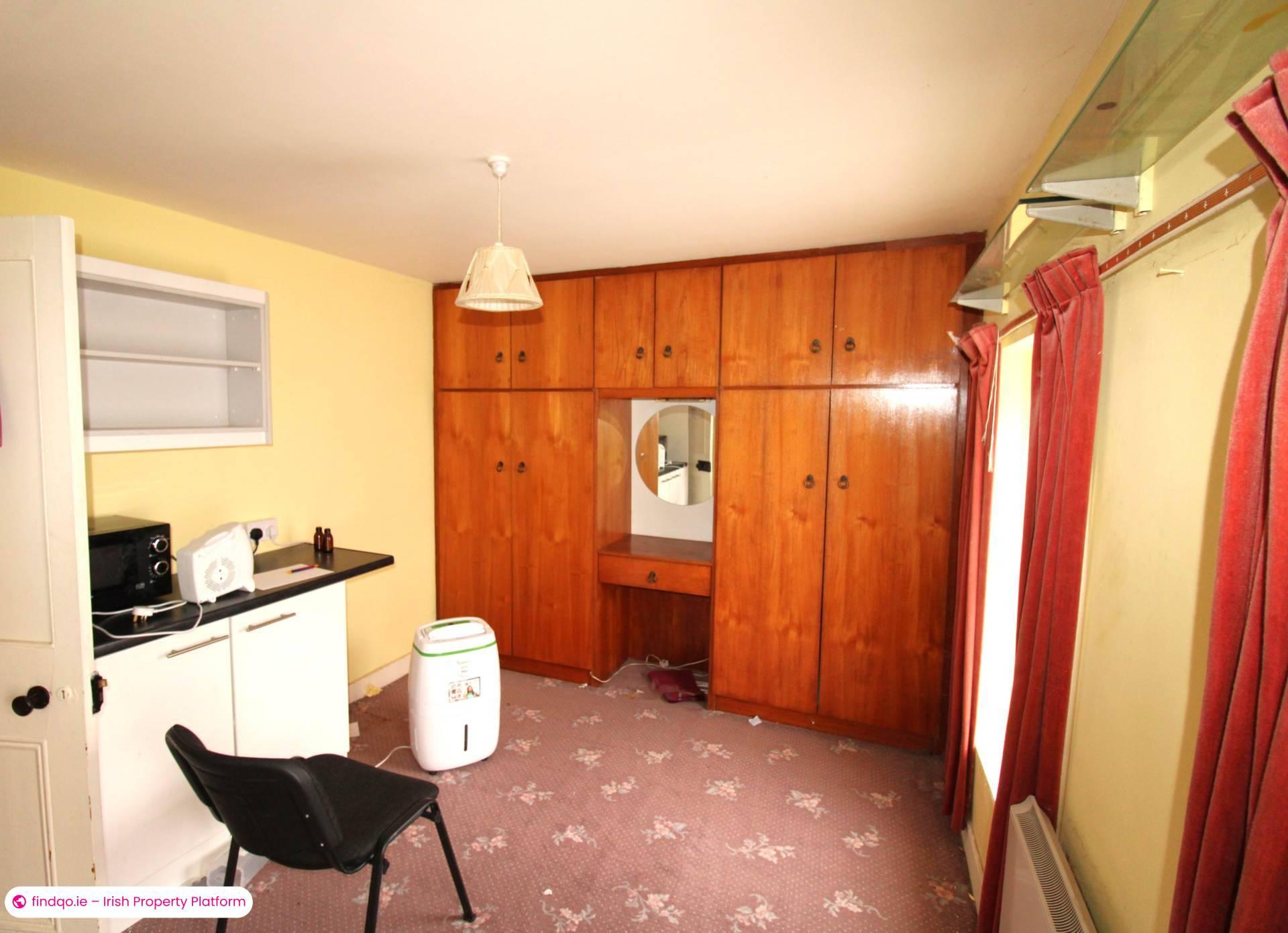 End of terrace house for Sale in Crossmolina, Mayo