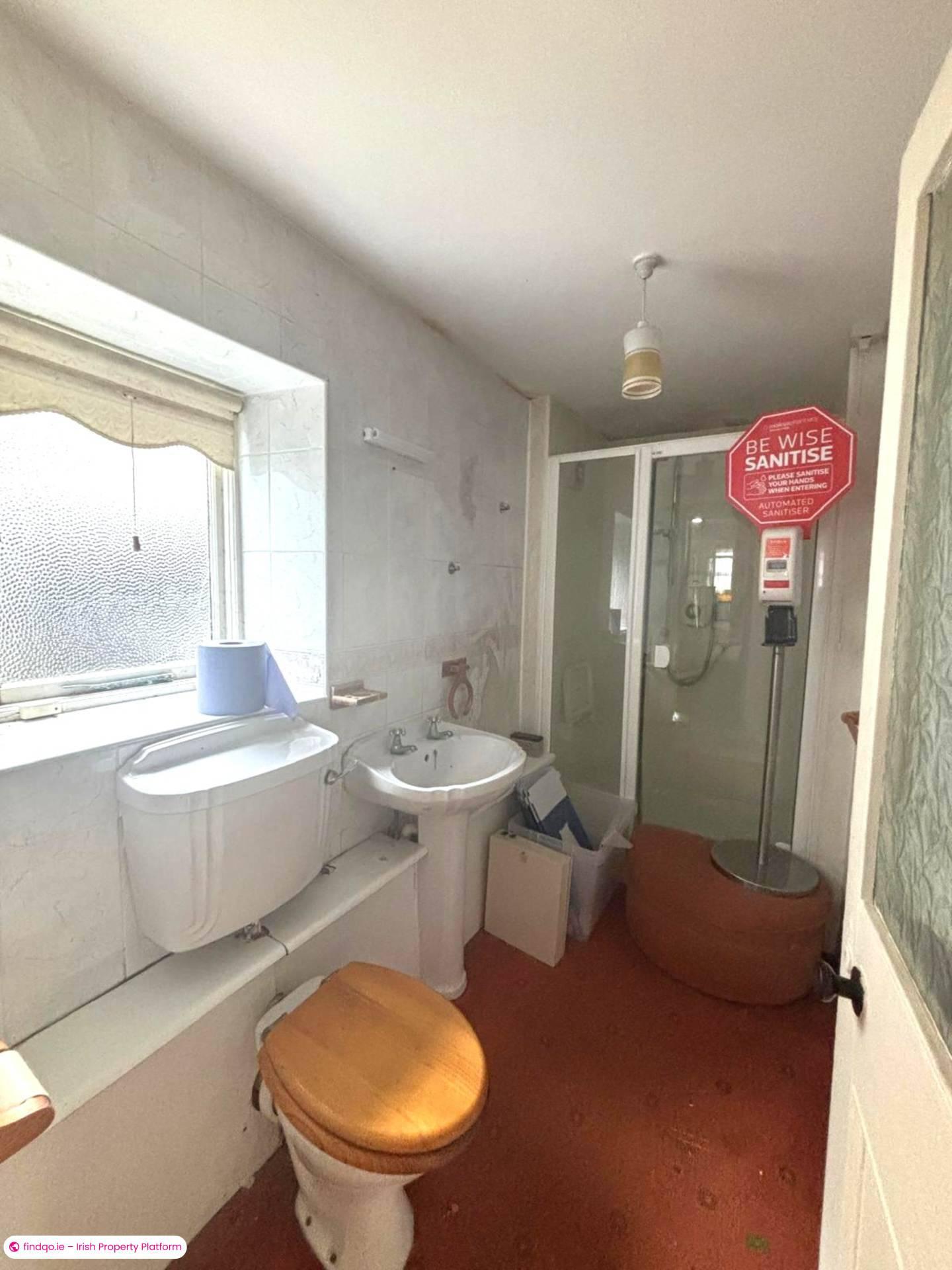 End of terrace house for Sale in Crossmolina, Mayo