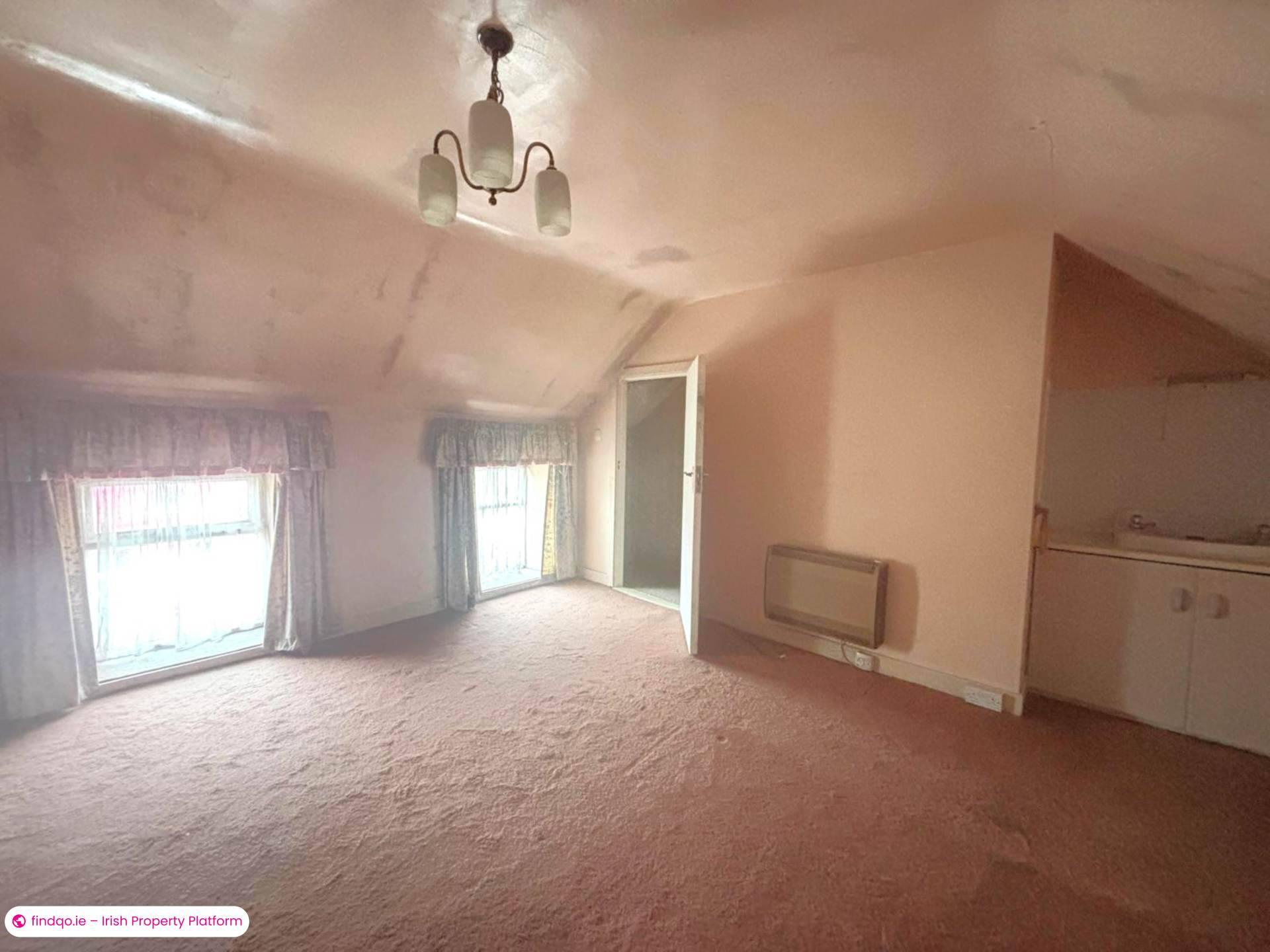End of terrace house for Sale in Crossmolina, Mayo