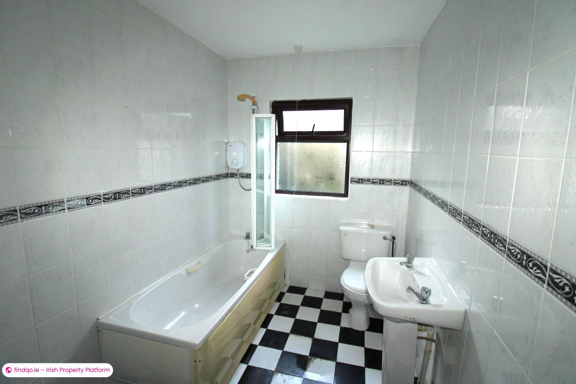 End of terrace house for Sale in Ballina, Mayo
