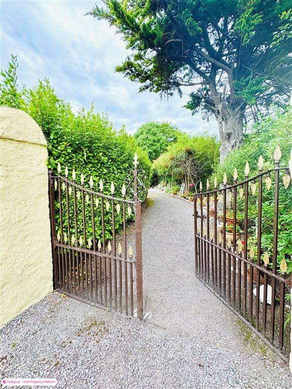 Detached house for Sale in Fenit, Kerry