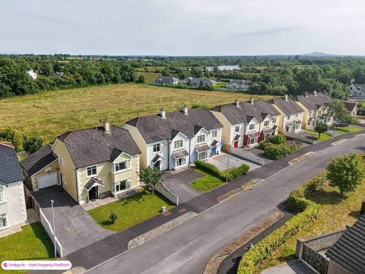 Detached house for Sale in Tarmonbarry, Roscommon