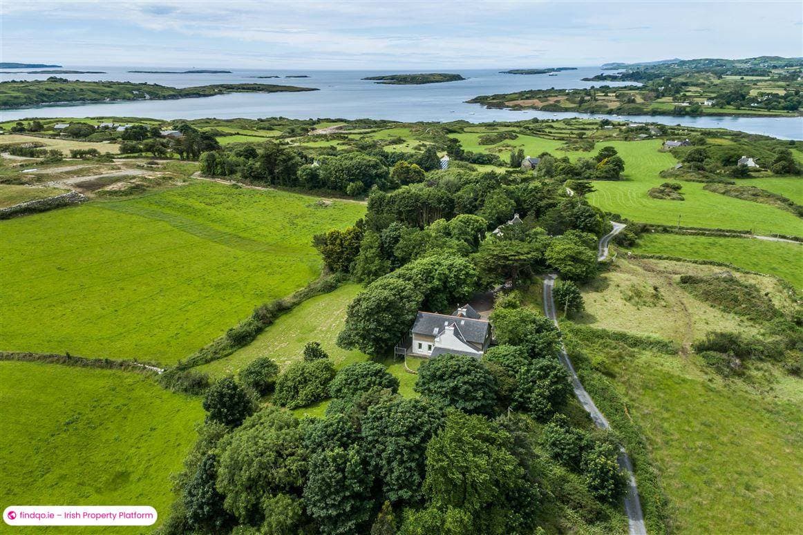 Detached house for Sale in Ballydehob, Cork