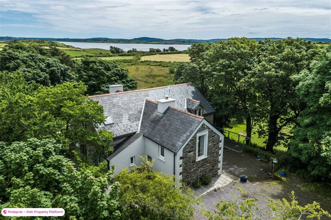 Detached house for Sale in Ballydehob, Cork