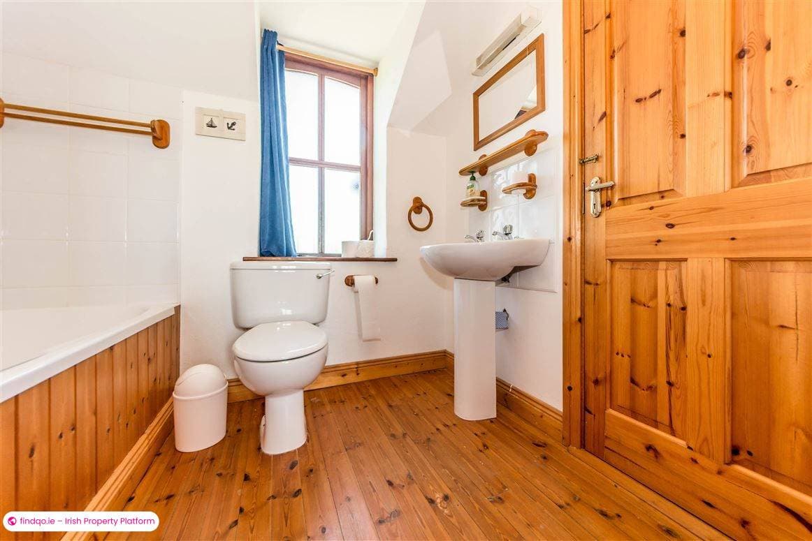 Detached house for Sale in Goleen, Cork