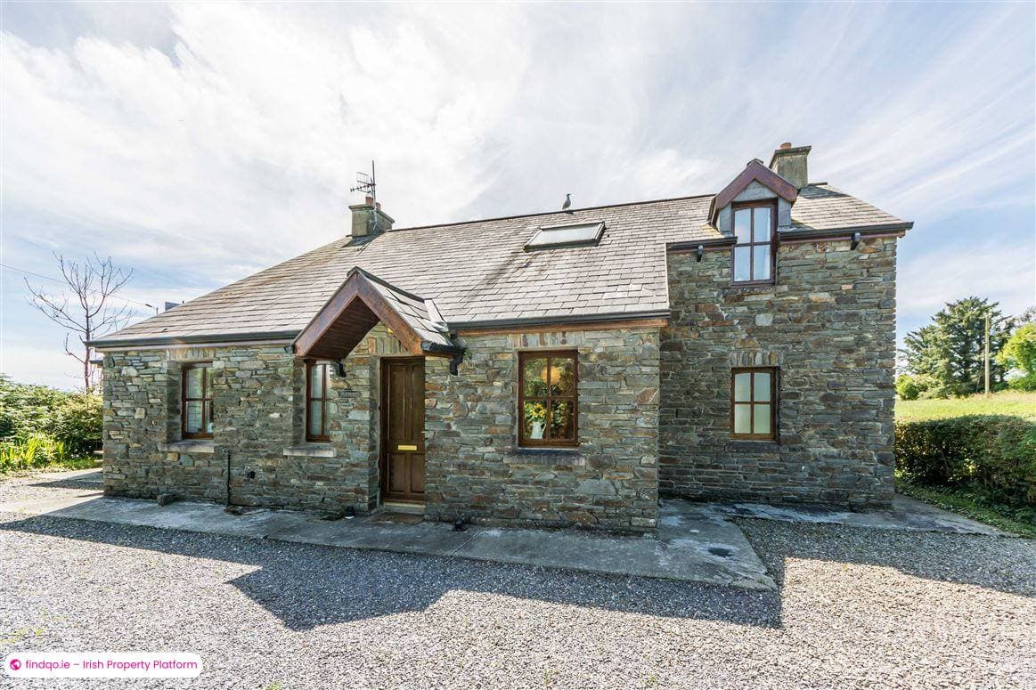 Detached house for Sale in Goleen, Cork