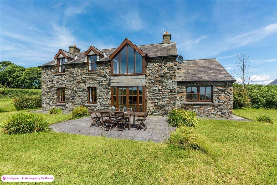 Detached house for Sale in Goleen, Cork