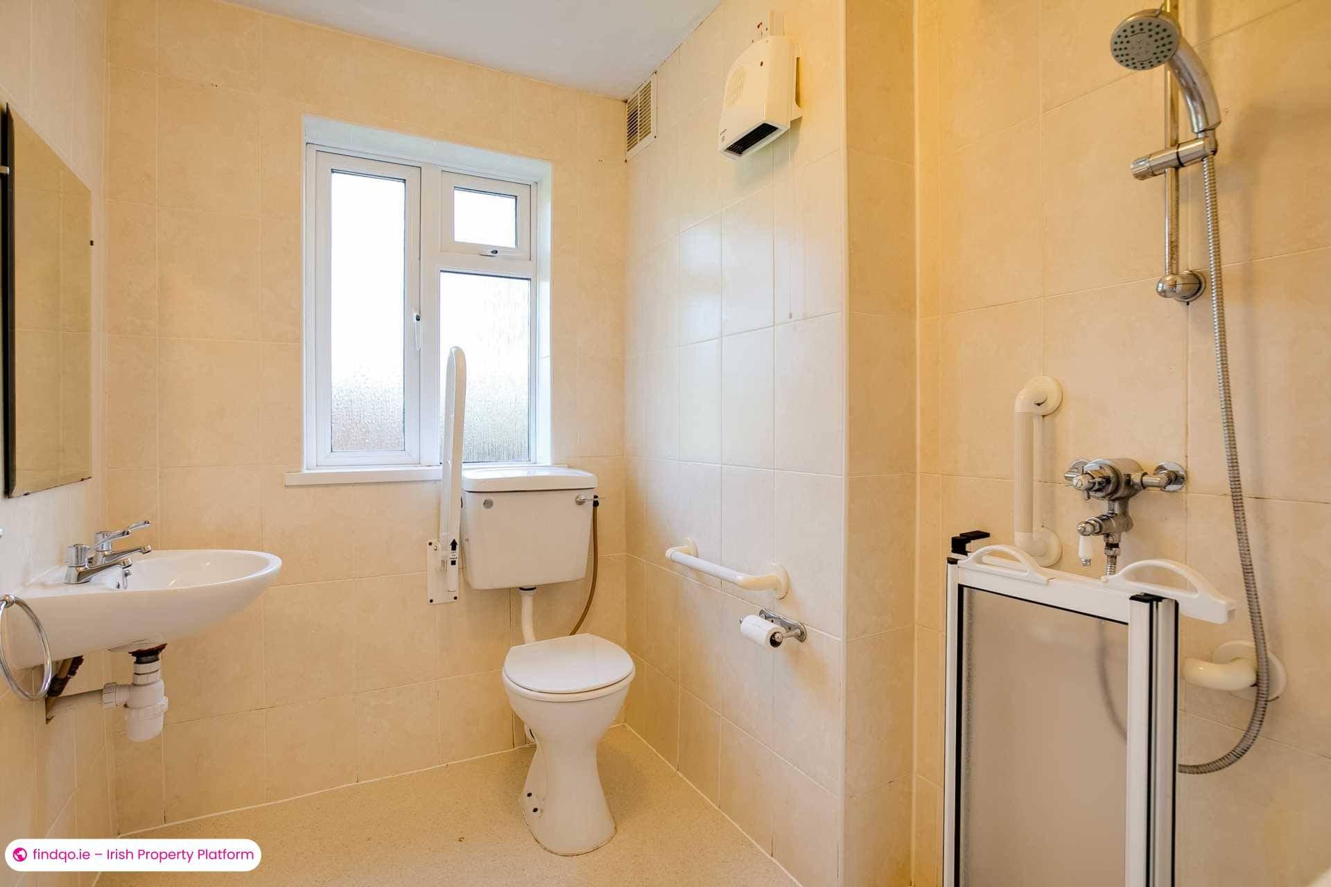 Semi-detached house for Sale in Stillorgan, Dublin (County)