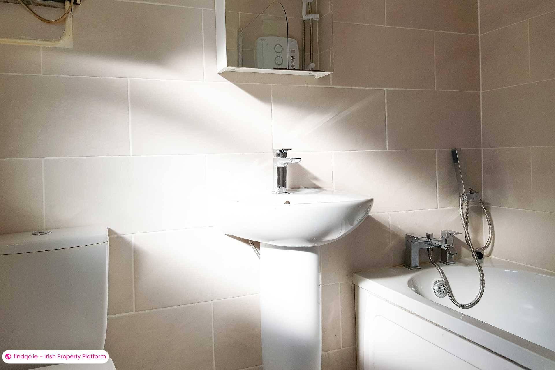 Semi-detached house for Sale in Dublin 24