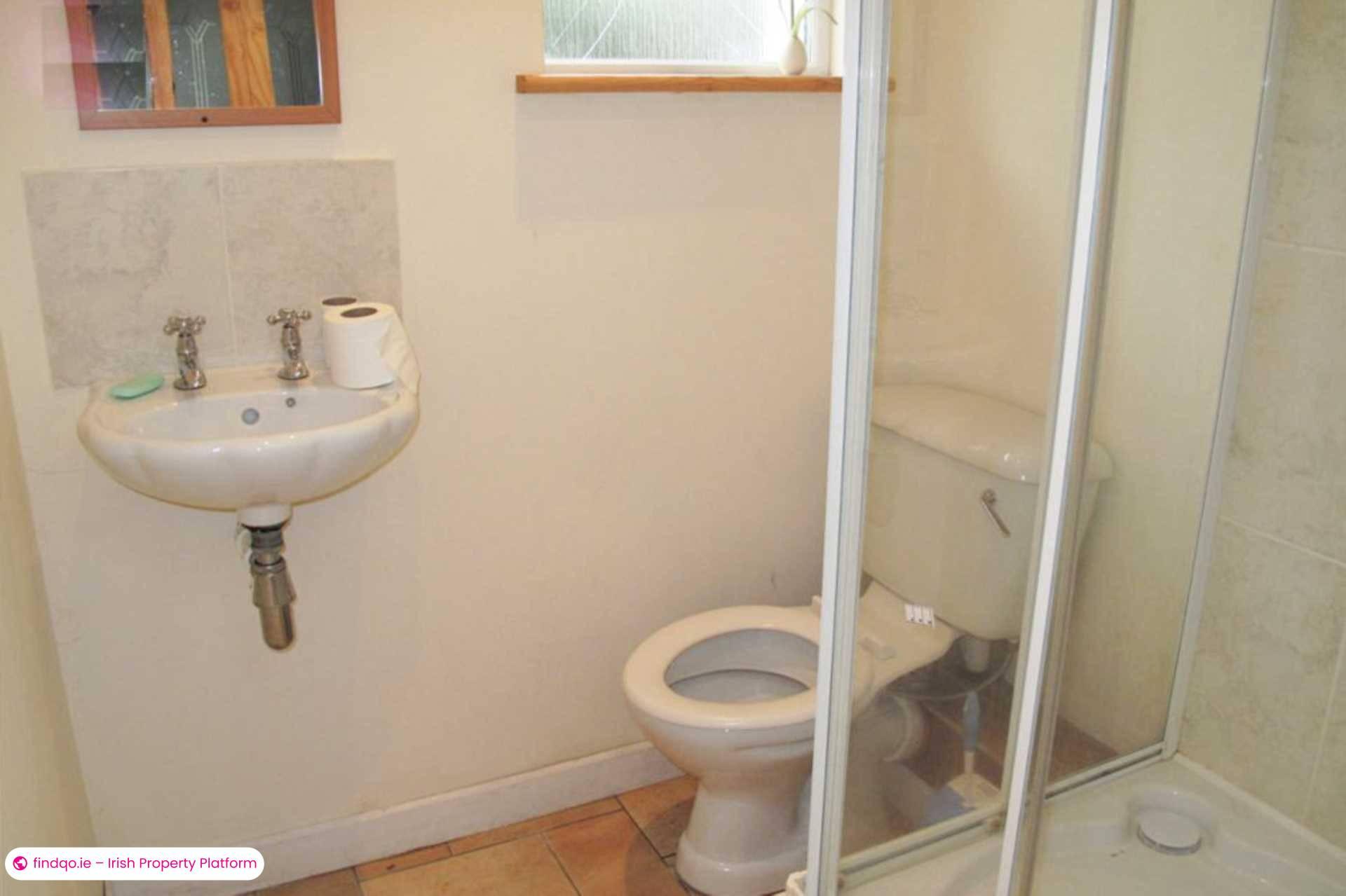 Semi-detached house for Sale in Dublin 18