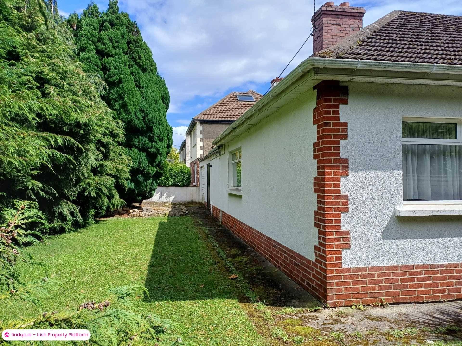Bungalow for Sale in Mount Merrion, Dublin (County)