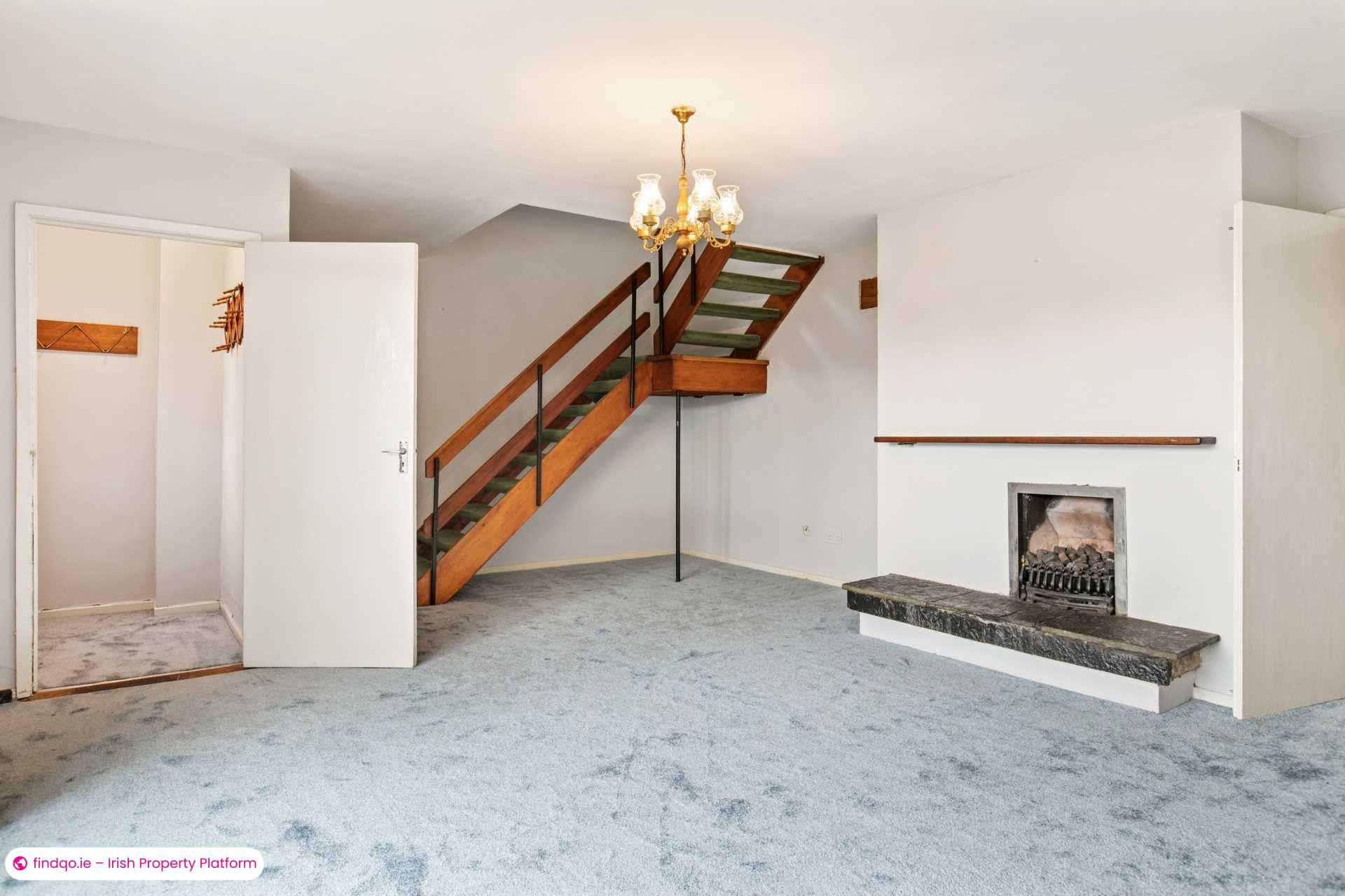 Semi-detached house for Sale in Stillorgan, Dublin (County)