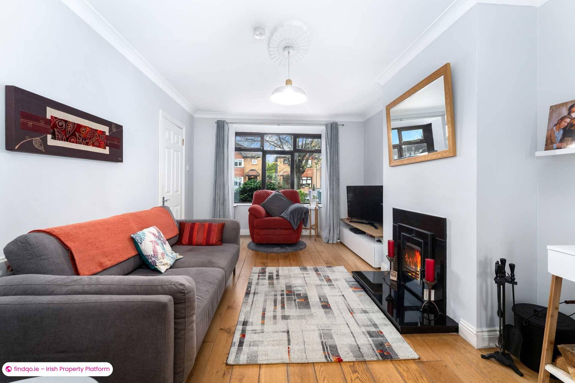 Semi-detached house for Sale in Leopardstown, Dublin 18