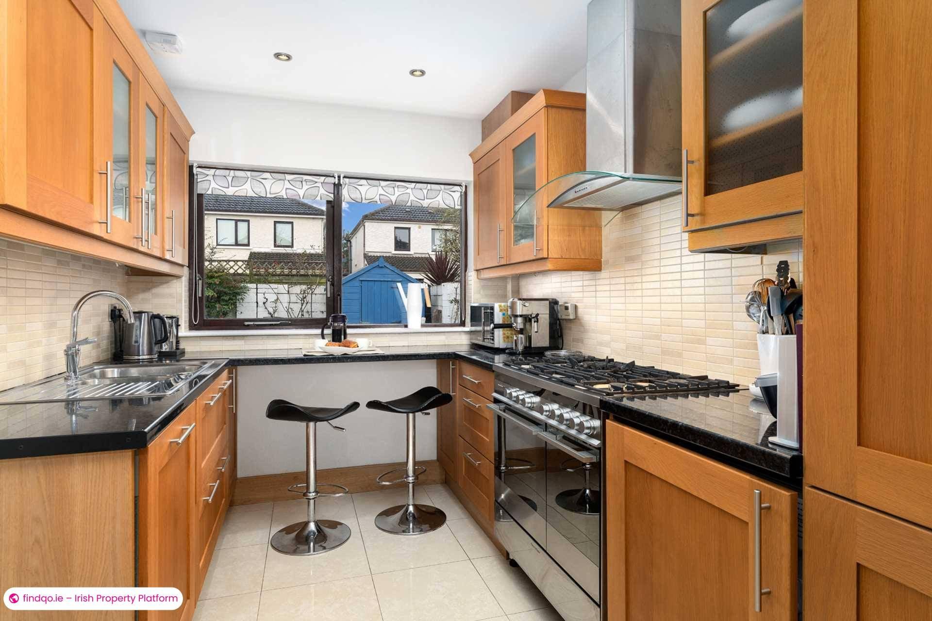 Semi-detached house for Sale in Leopardstown, Dublin 18