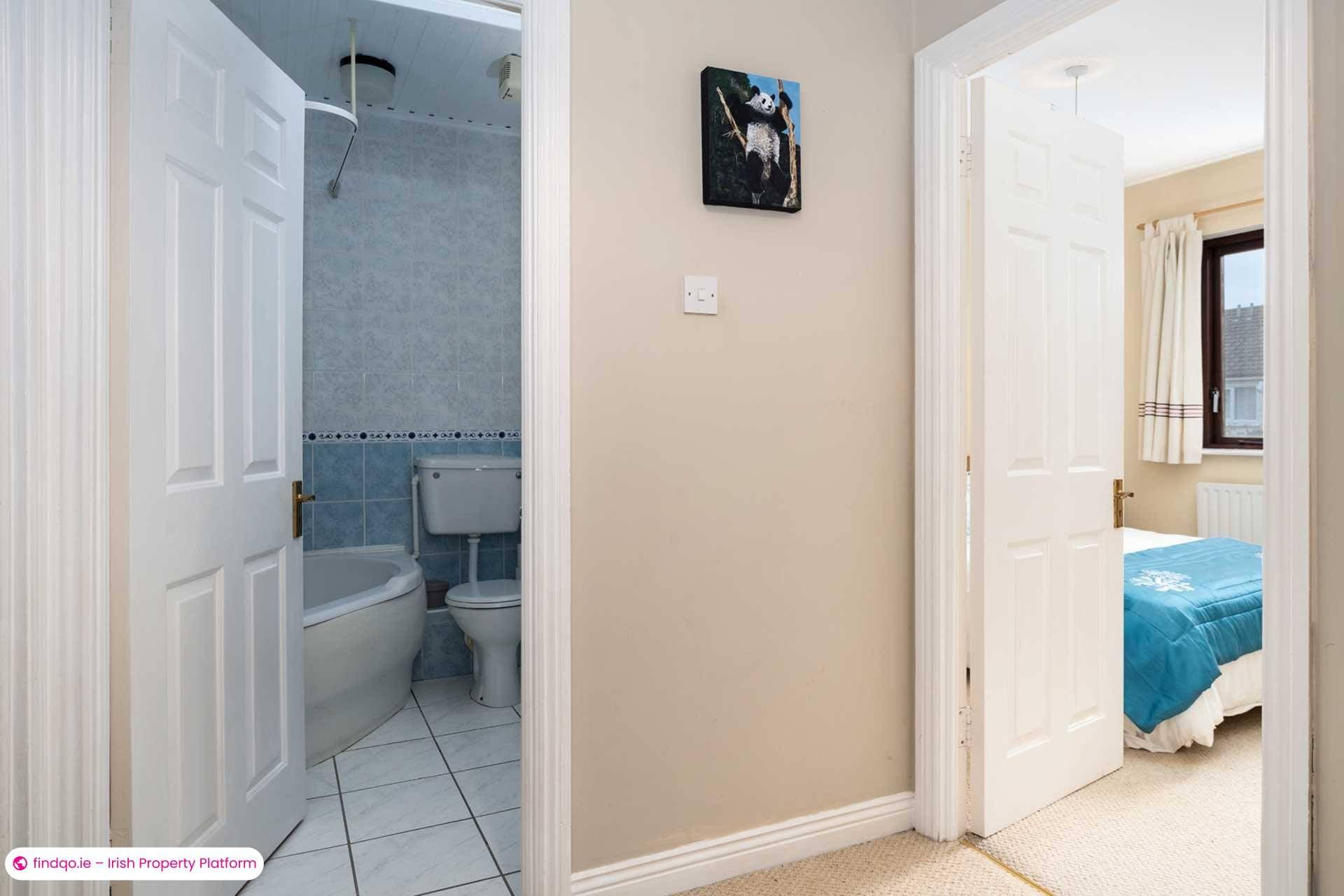 Semi-detached house for Sale in Leopardstown, Dublin 18