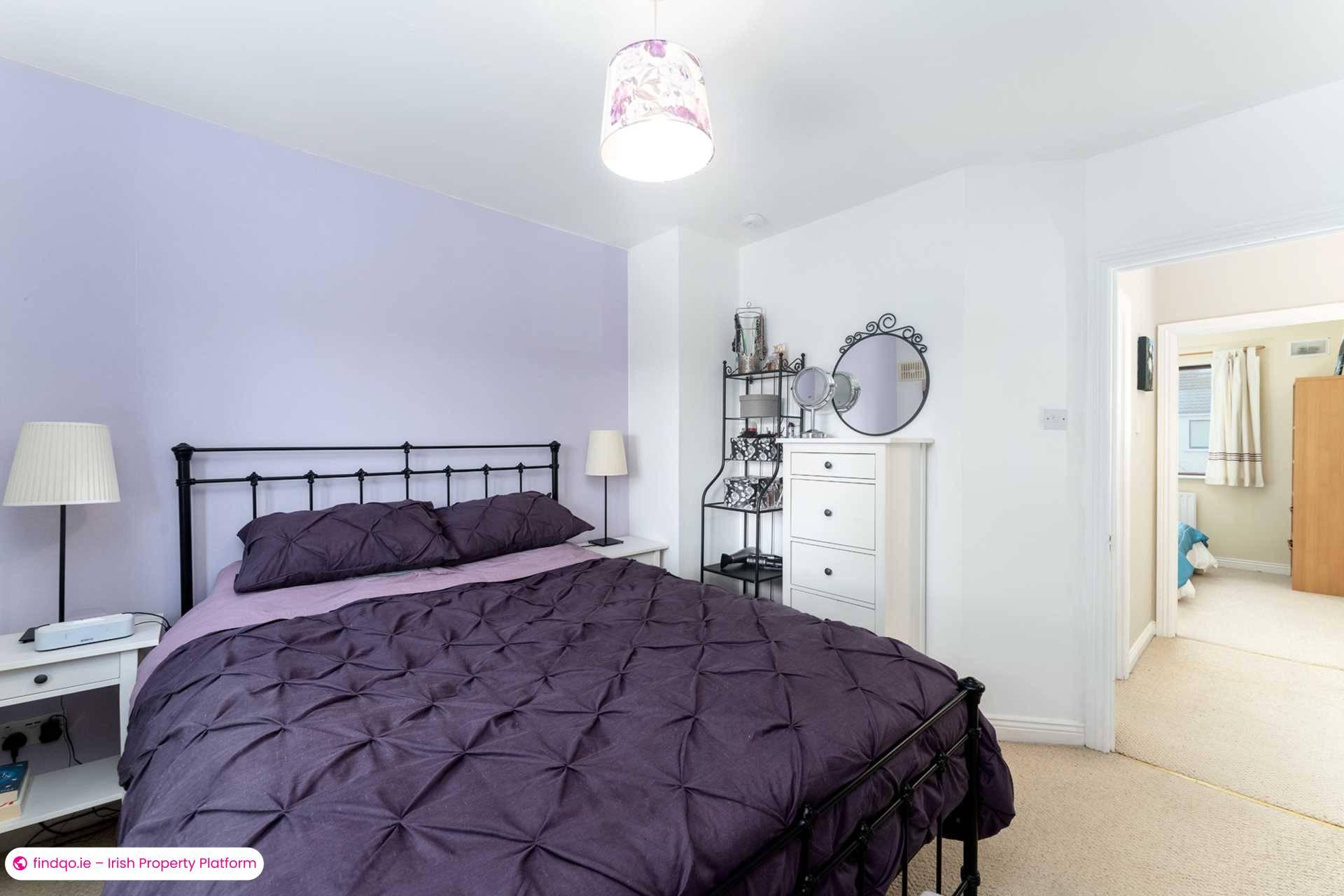 Semi-detached house for Sale in Leopardstown, Dublin 18