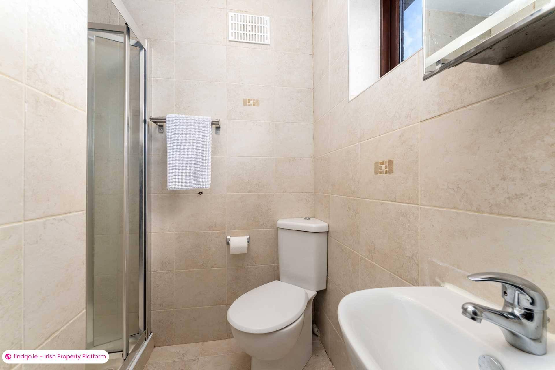 Semi-detached house for Sale in Leopardstown, Dublin 18