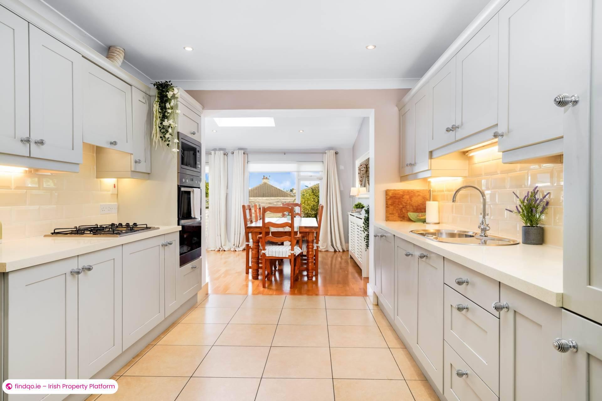 Semi-detached house for Sale in Cabinteely, Dublin 18