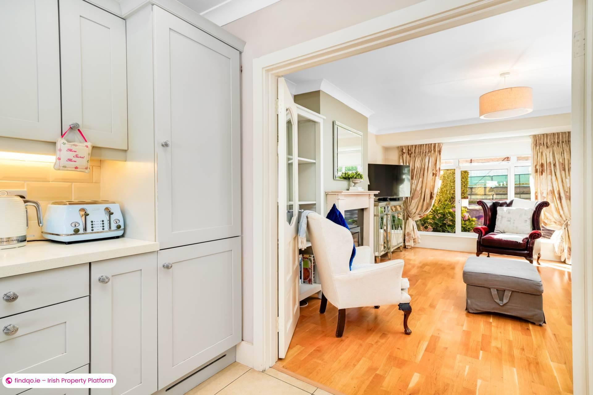 Semi-detached house for Sale in Cabinteely, Dublin 18