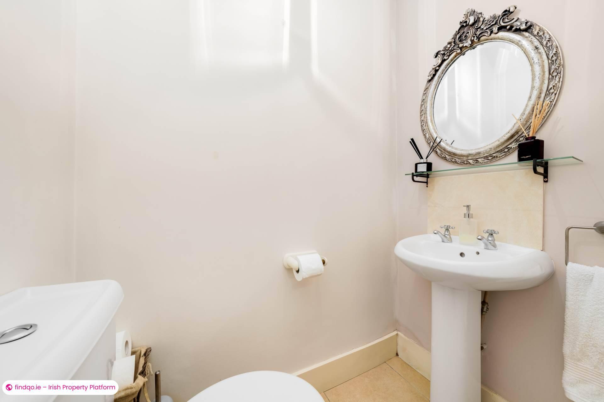 Semi-detached house for Sale in Cabinteely, Dublin 18