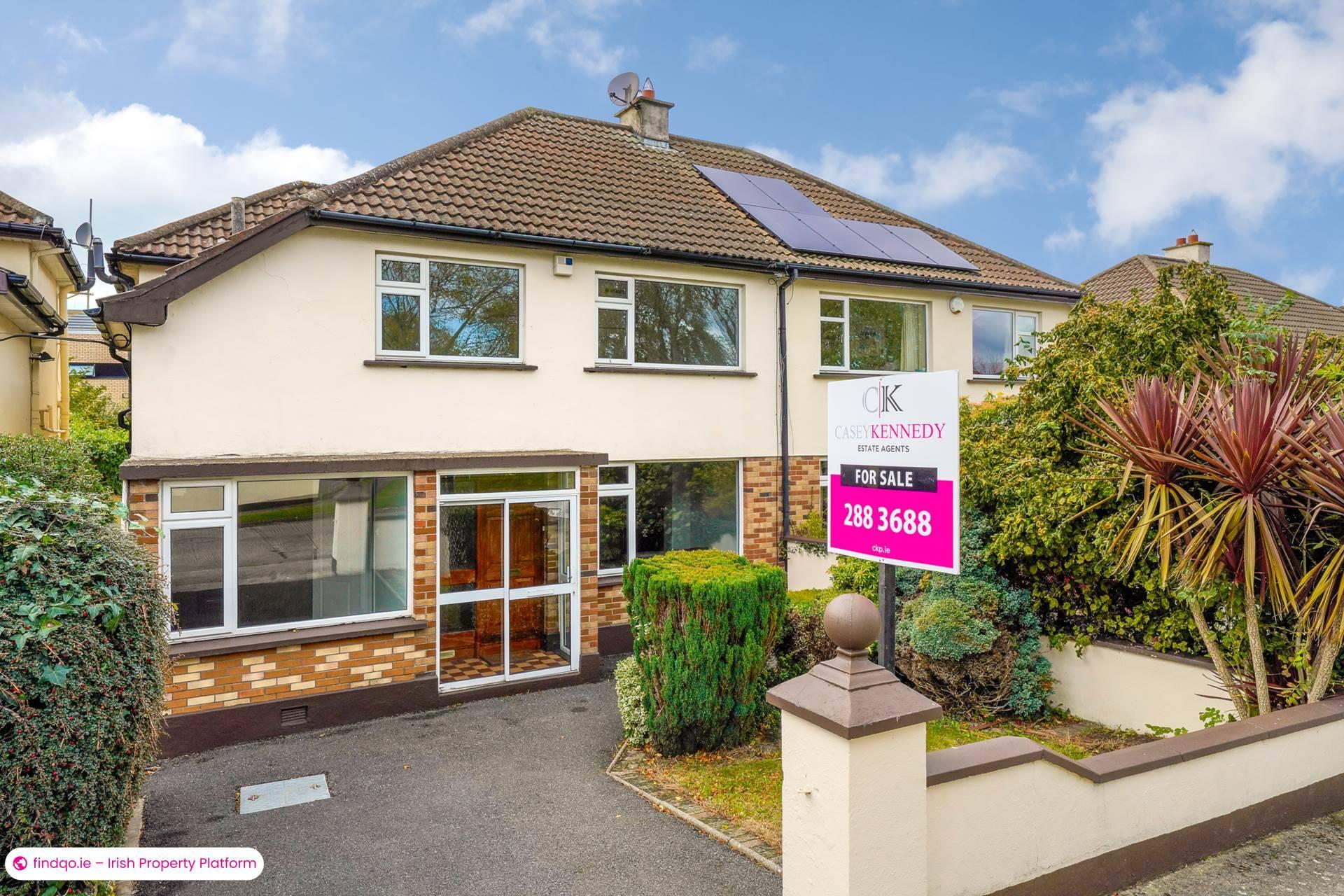 Semi-detached house for Sale in Dundrum, Down