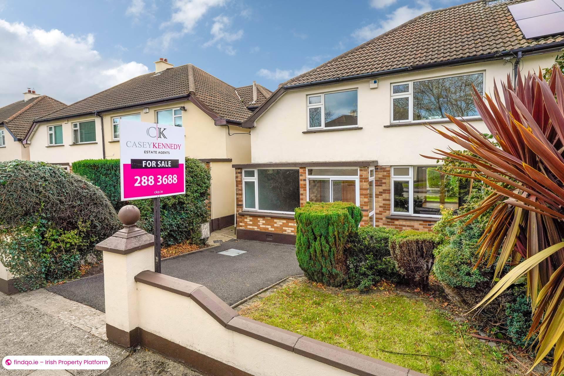 Semi-detached house for Sale in Dundrum, Down