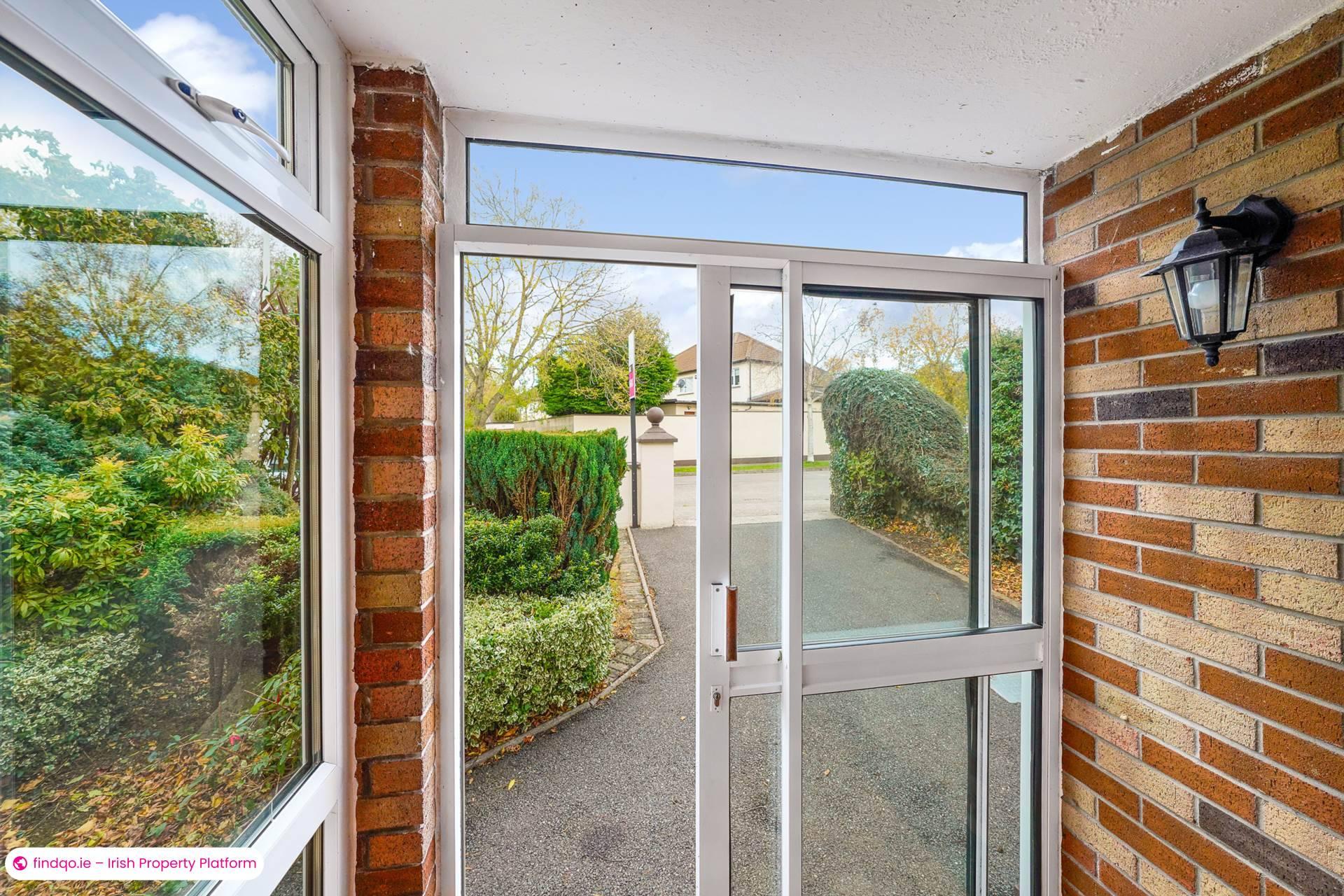 Semi-detached house for Sale in Dundrum, Down