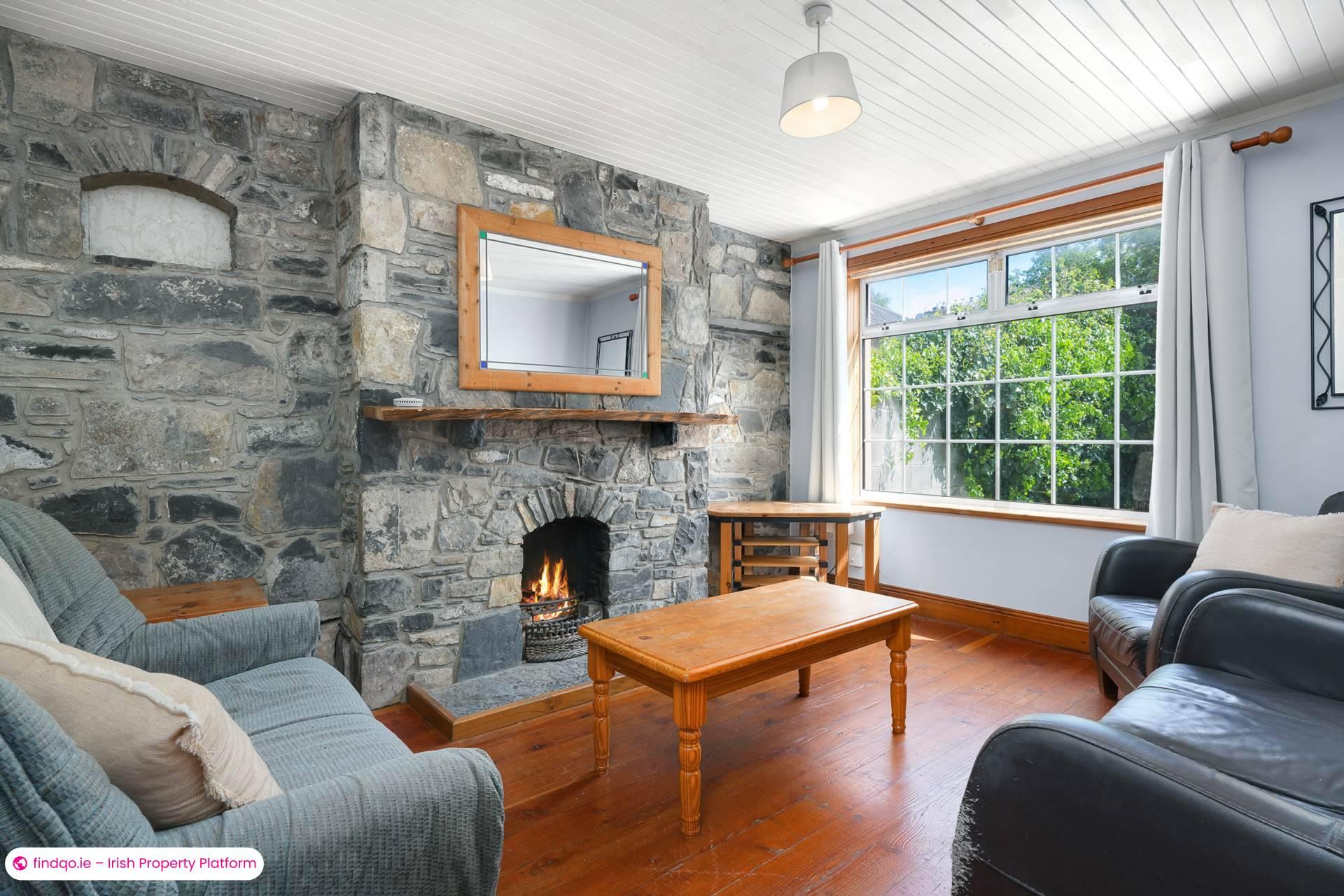Semi-detached house for Sale in Stillorgan, Dublin (County)