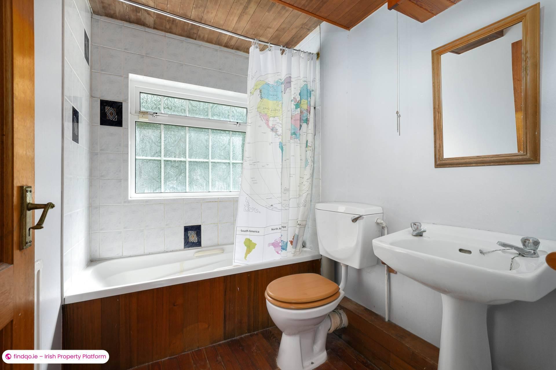 Semi-detached house for Sale in Stillorgan, Dublin (County)
