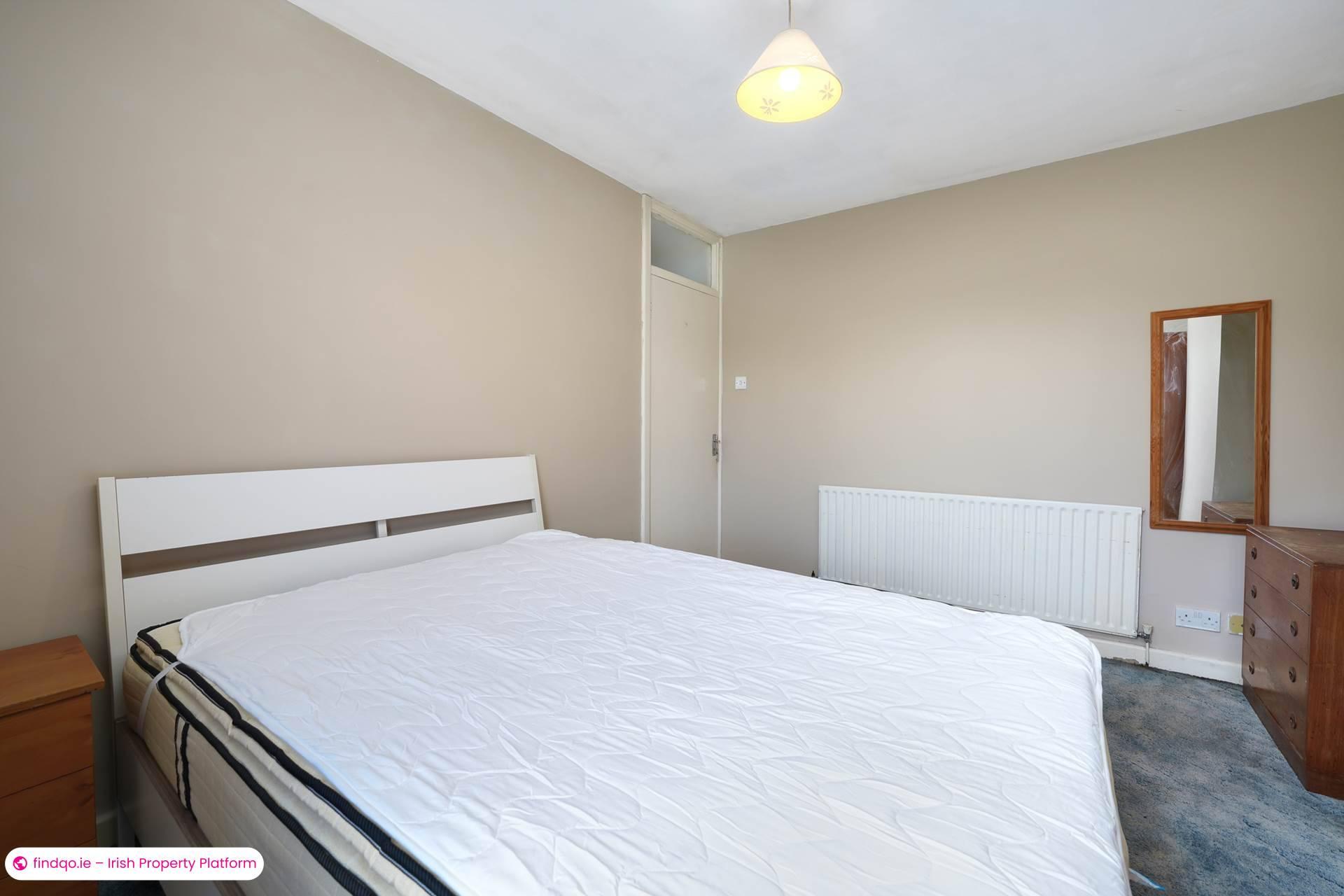 Semi-detached house for Sale in Stillorgan, Dublin (County)