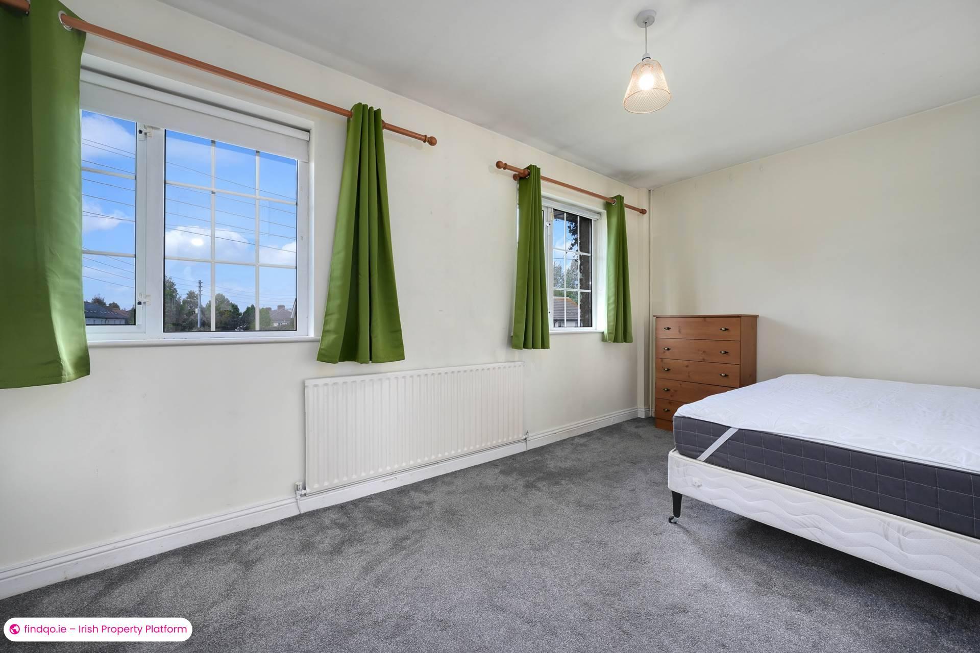 Semi-detached house for Sale in Stillorgan, Dublin (County)