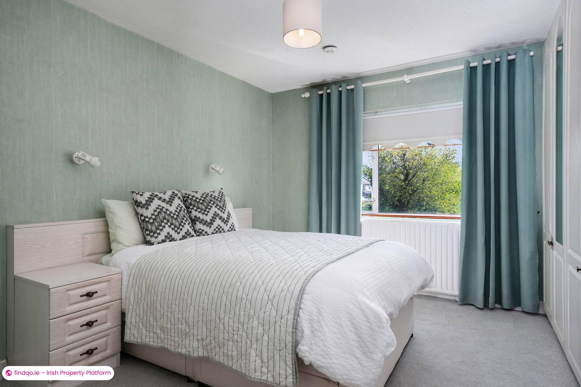 Semi-detached house for Sale in Dublin 16