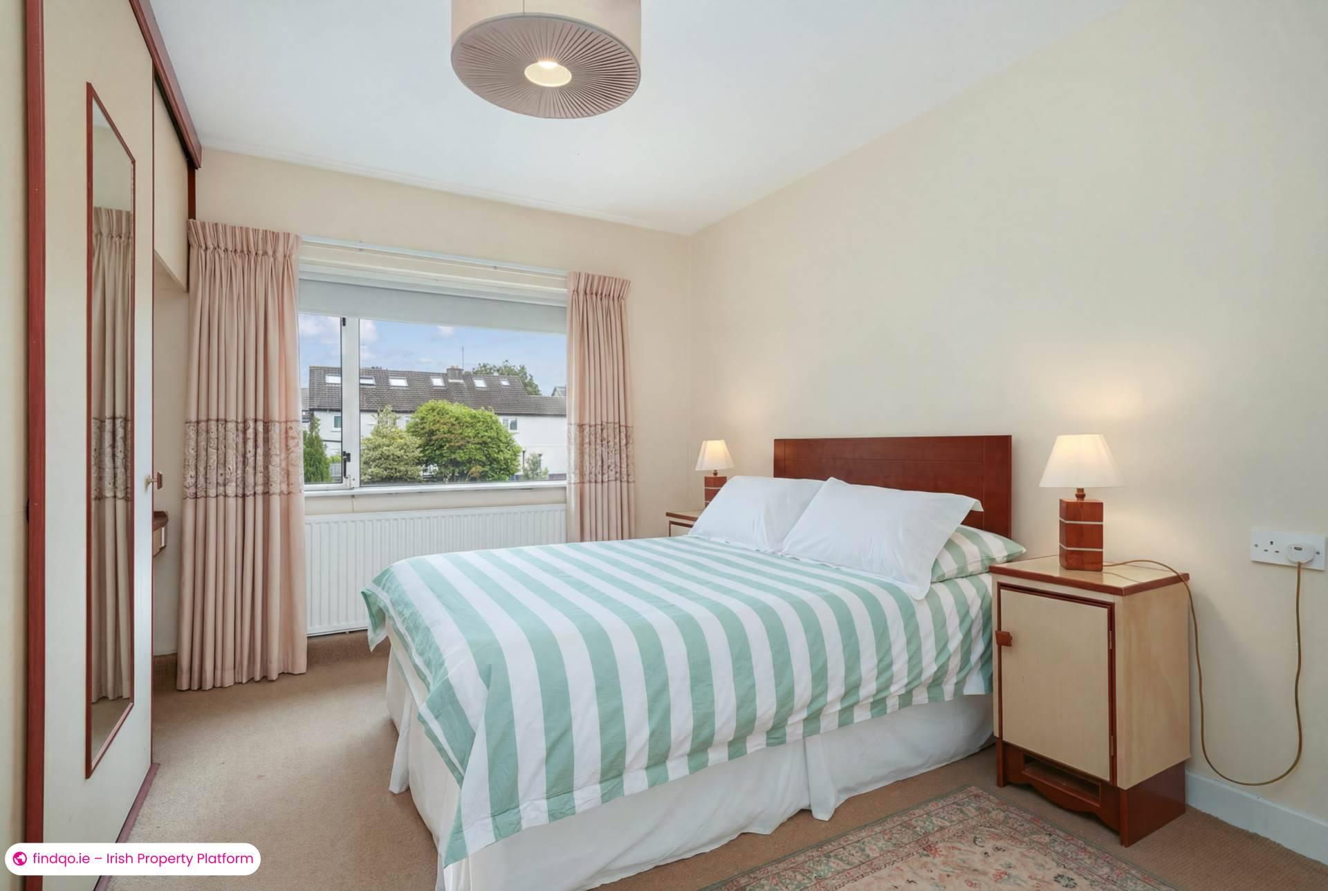 Semi-detached house for Sale in Dun Laoghaire, Dublin (County)