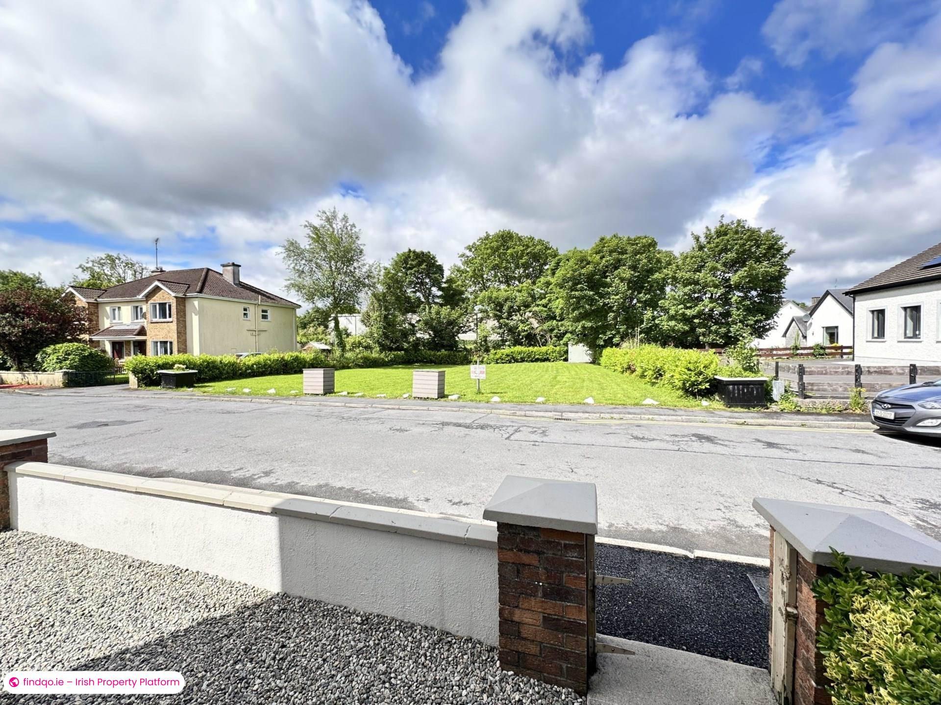 Semi-detached house for Sale in 2 Cregg Close, Oughterard, Galway H91 WY4E