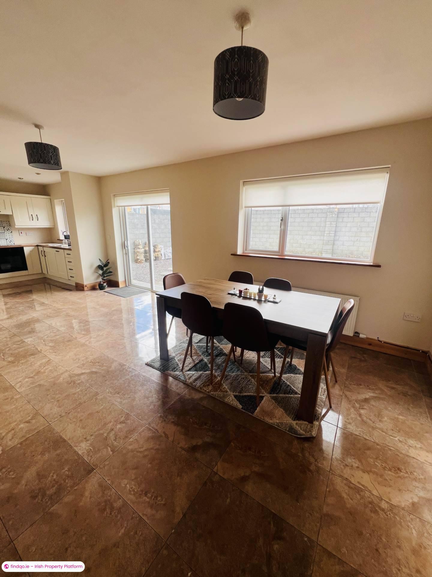 4 Bedroom Semi-detached house for Rent in Newcastle West, Limerick
