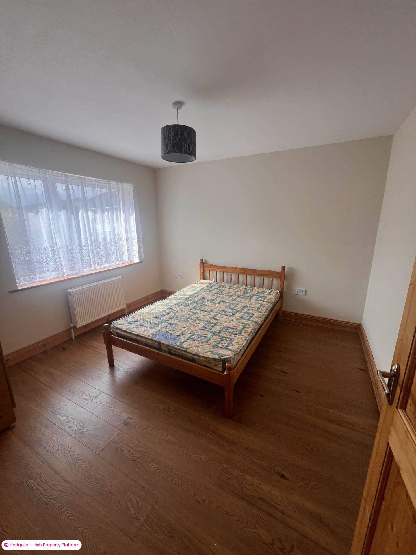 4 Bedroom Semi-detached house for Rent in Newcastle West, Limerick