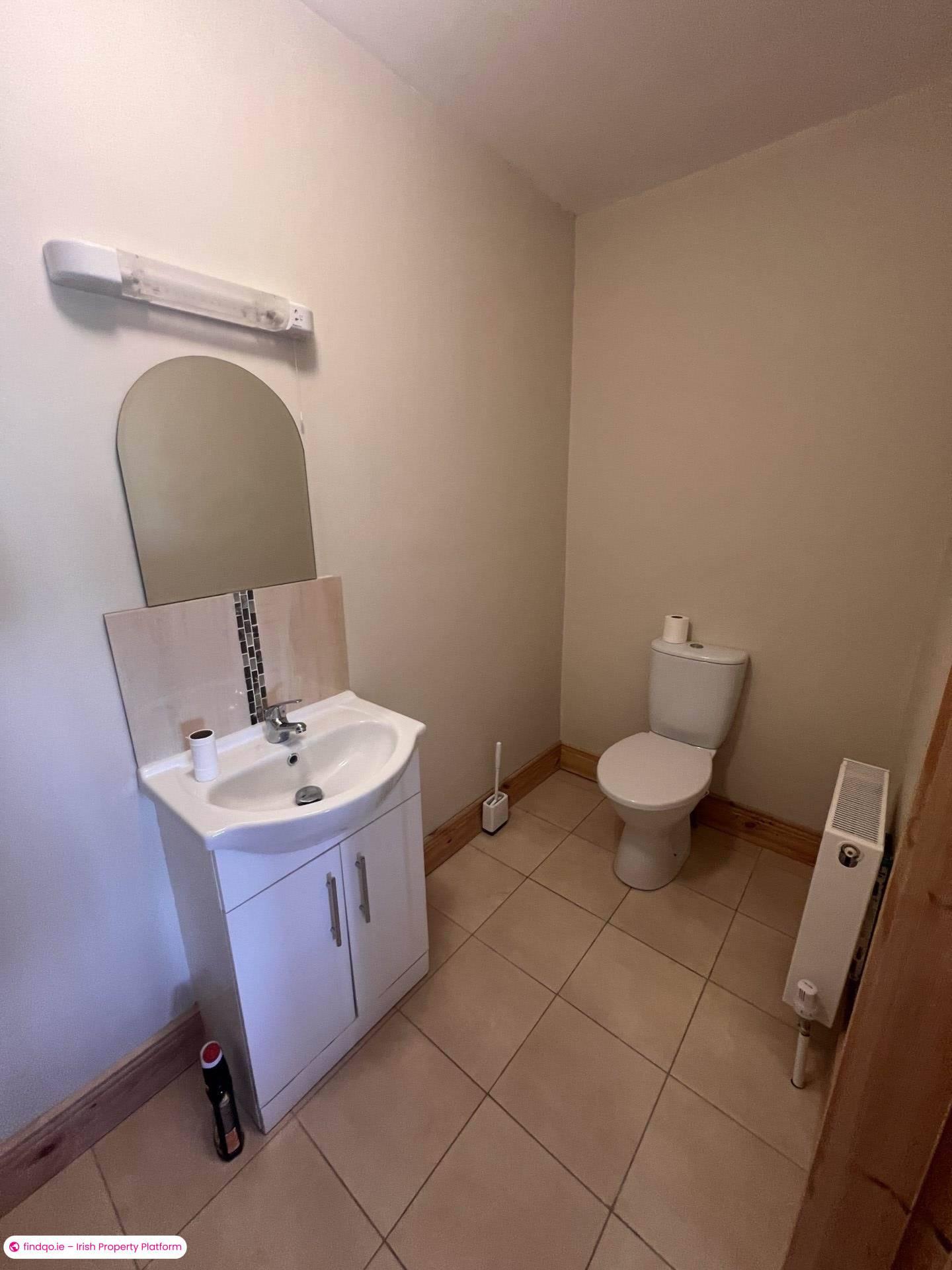 4 Bedroom Semi-detached house for Rent in Newcastle West, Limerick