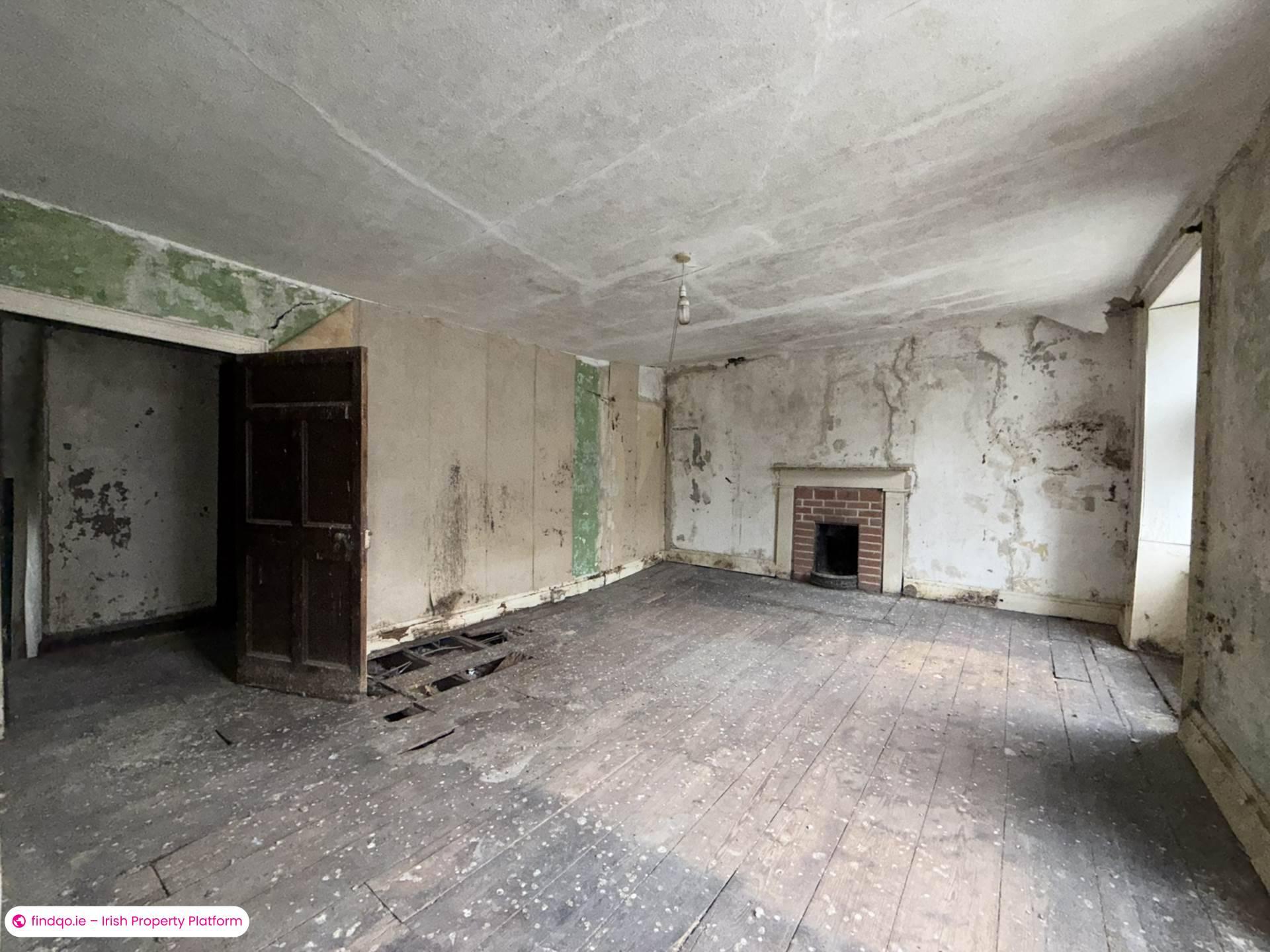 End of terrace house for Sale in Clonmel, Tipperary