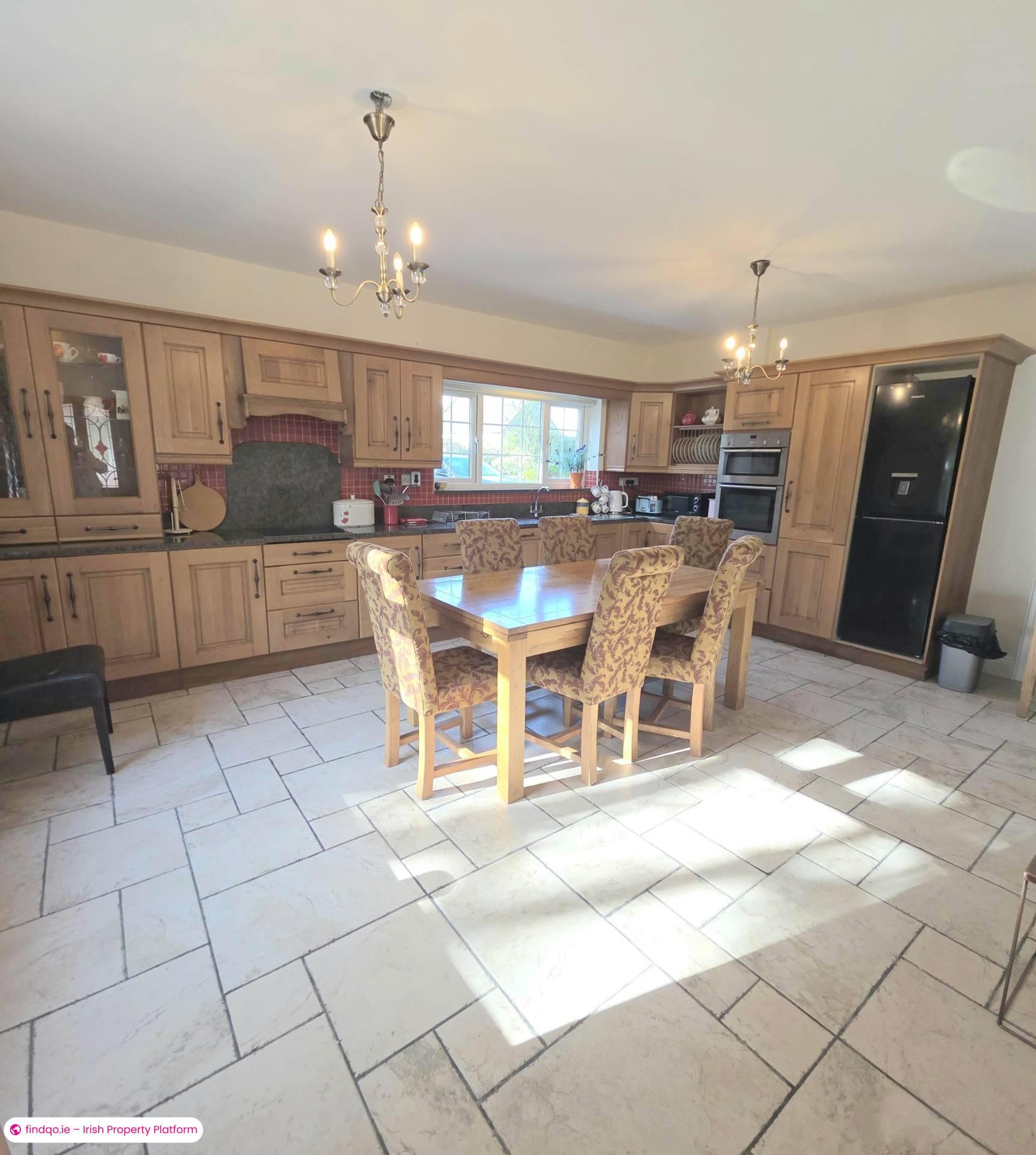 4 Bedroom Detached house for Rent in Turloughmore, Galway