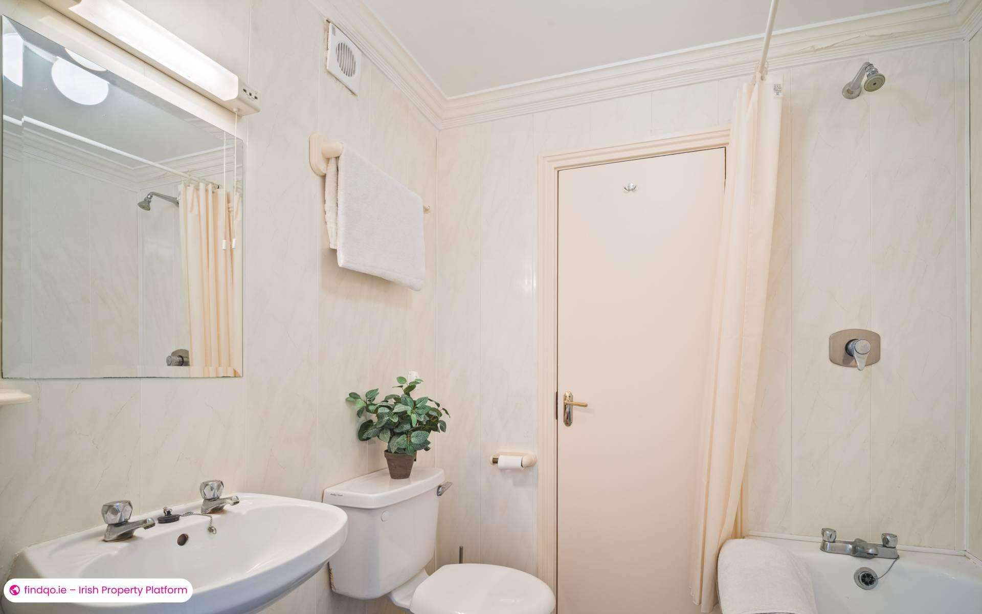 Apartment for Sale in 9 Bayview Court,Lough Atalia, Galway