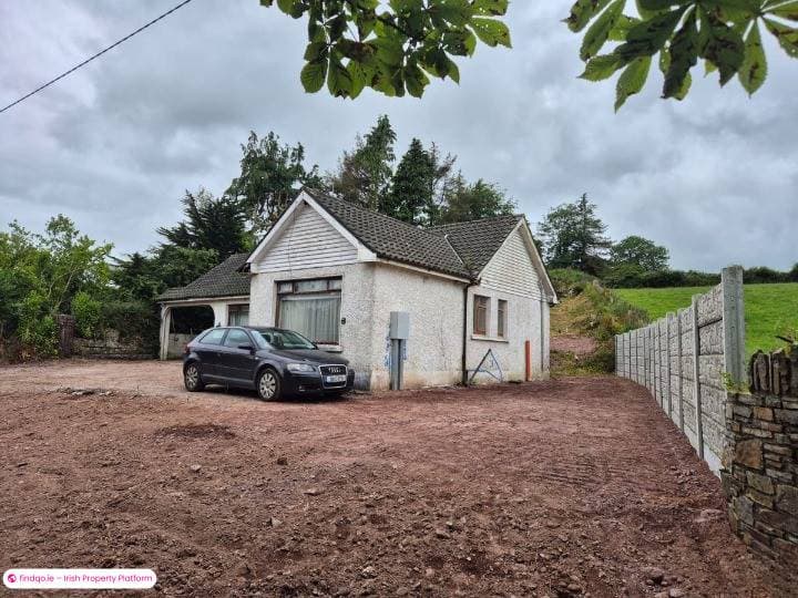 Bungalow for Sale in Ballinvrinsig, Cork