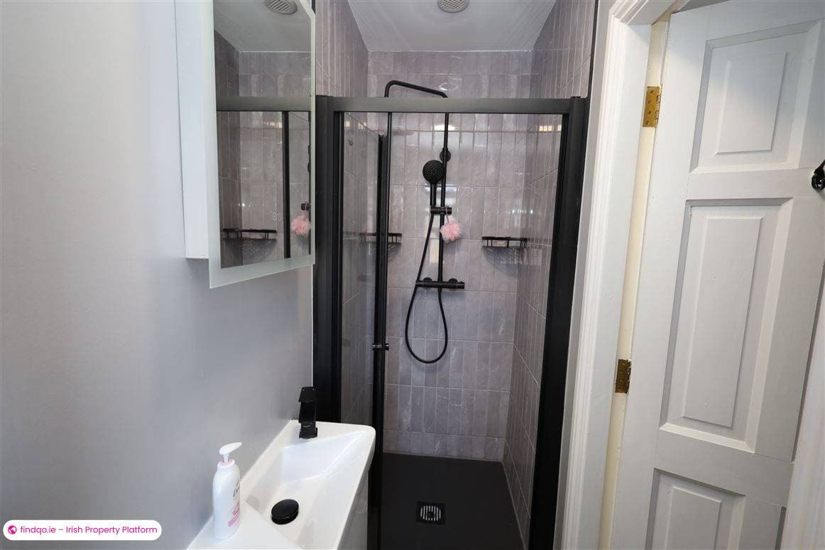 Detached house for Sale in Ballygarvan, Cork